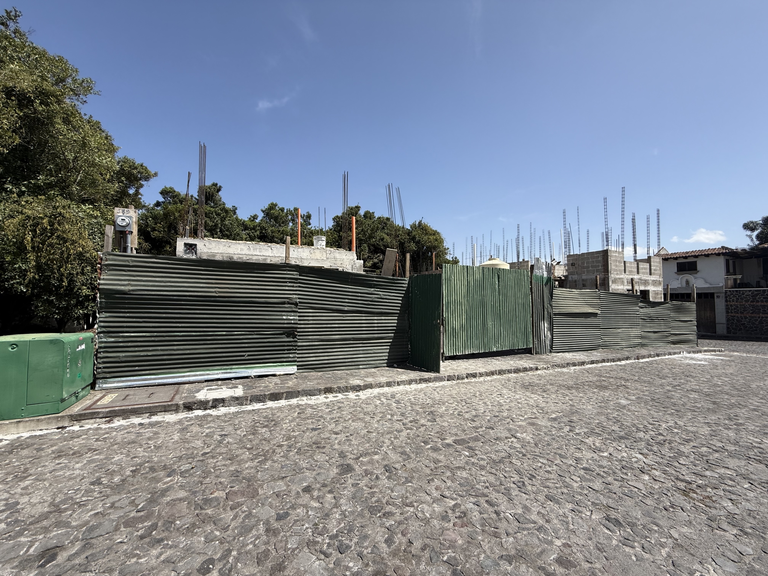 CASA EN VENTA EN CONSTRUCCIÓN EN ANTIGUA GUATEMALA