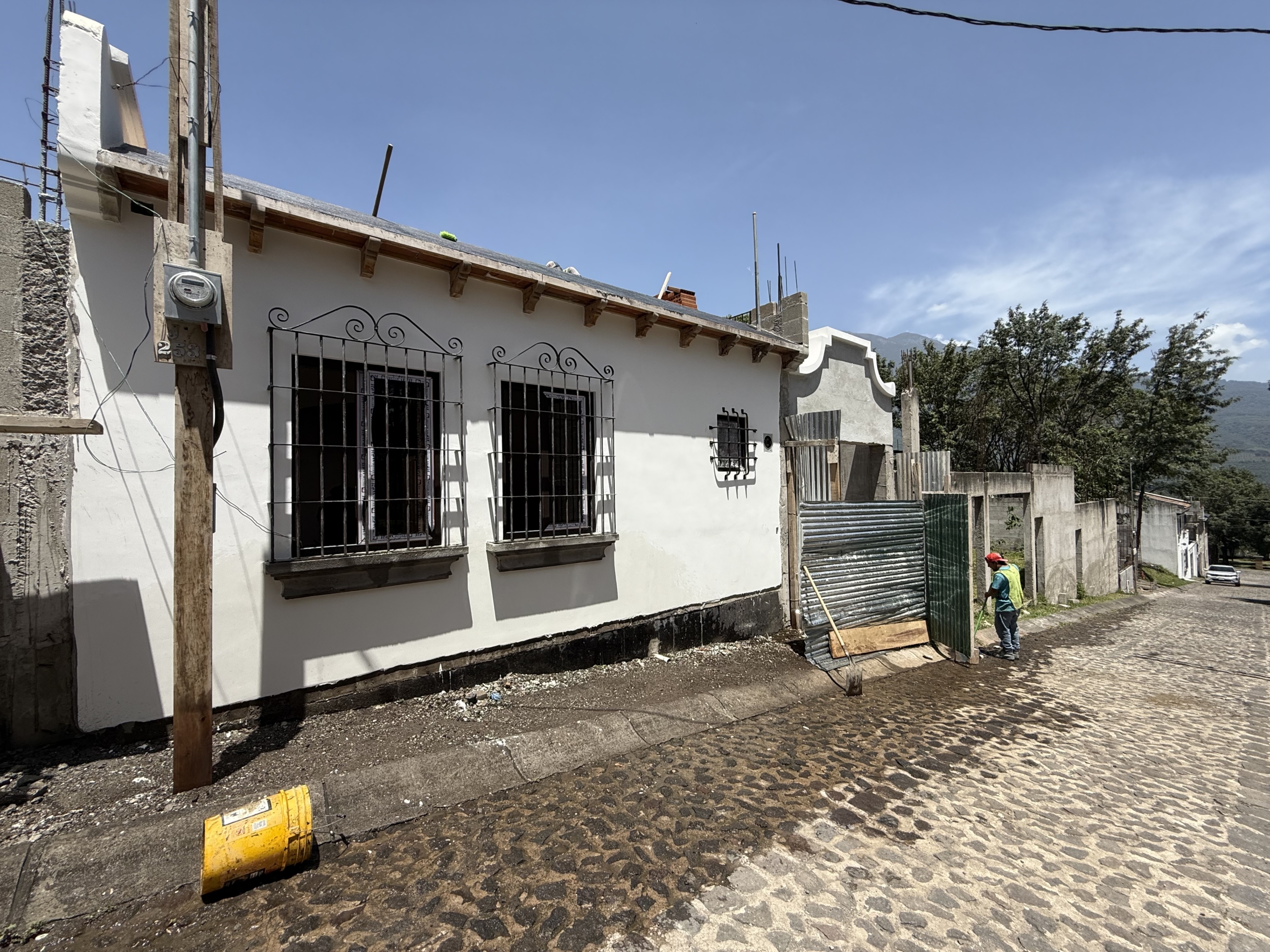 CASA EN CONSTRUCCIÓN EN ANTIGUA GUATEMALA EN VENTA