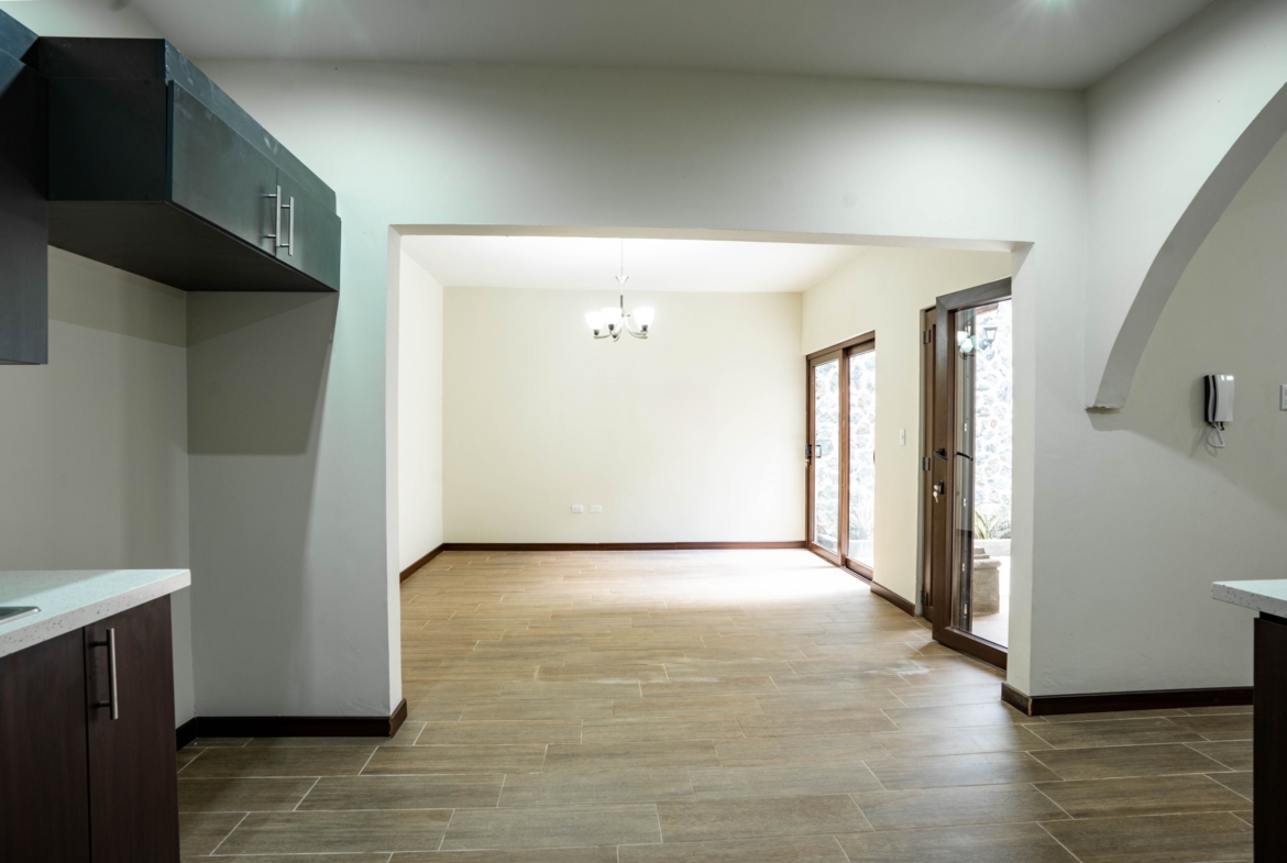 CASA EN VENTA EN ANTIGUA GUATEMALA