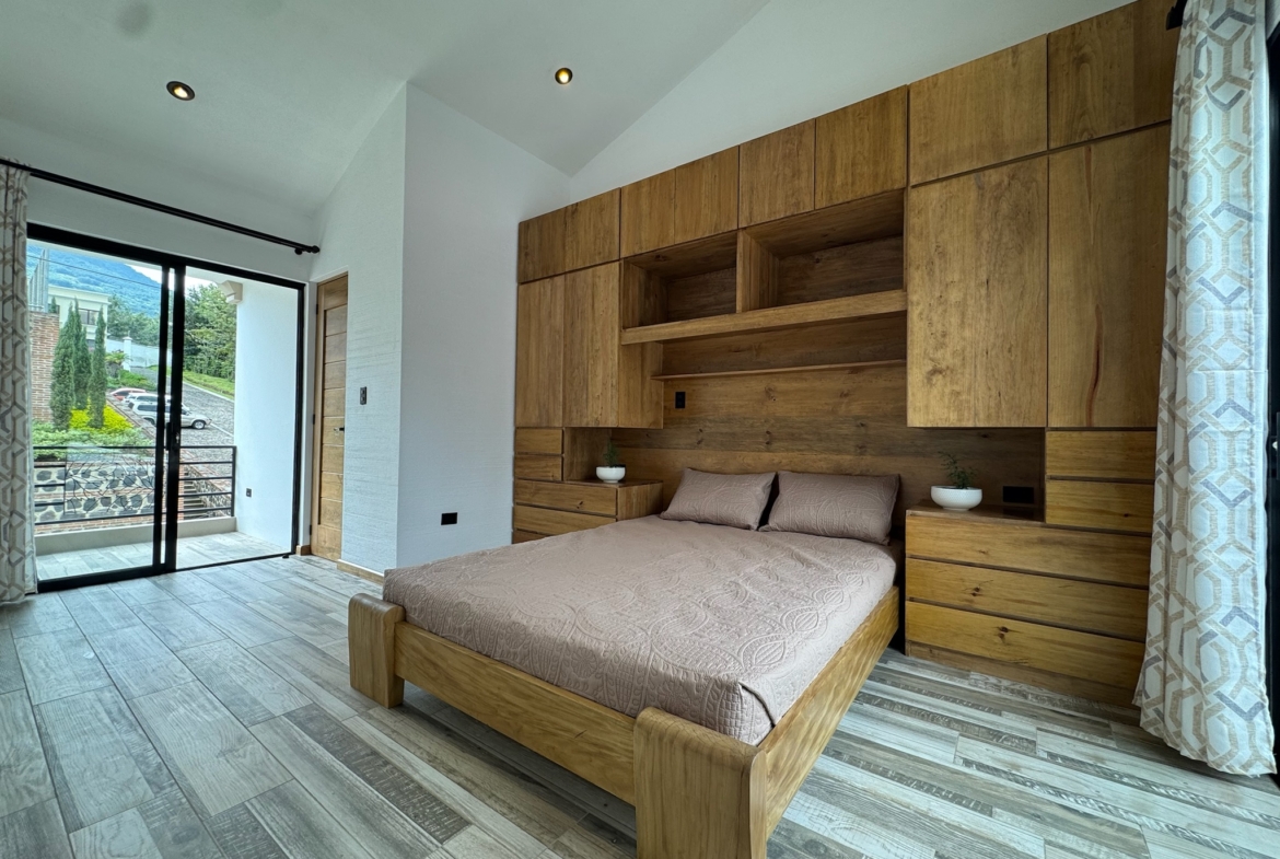 CASA EN VENTA EN ANTIGUA GUATEMALA