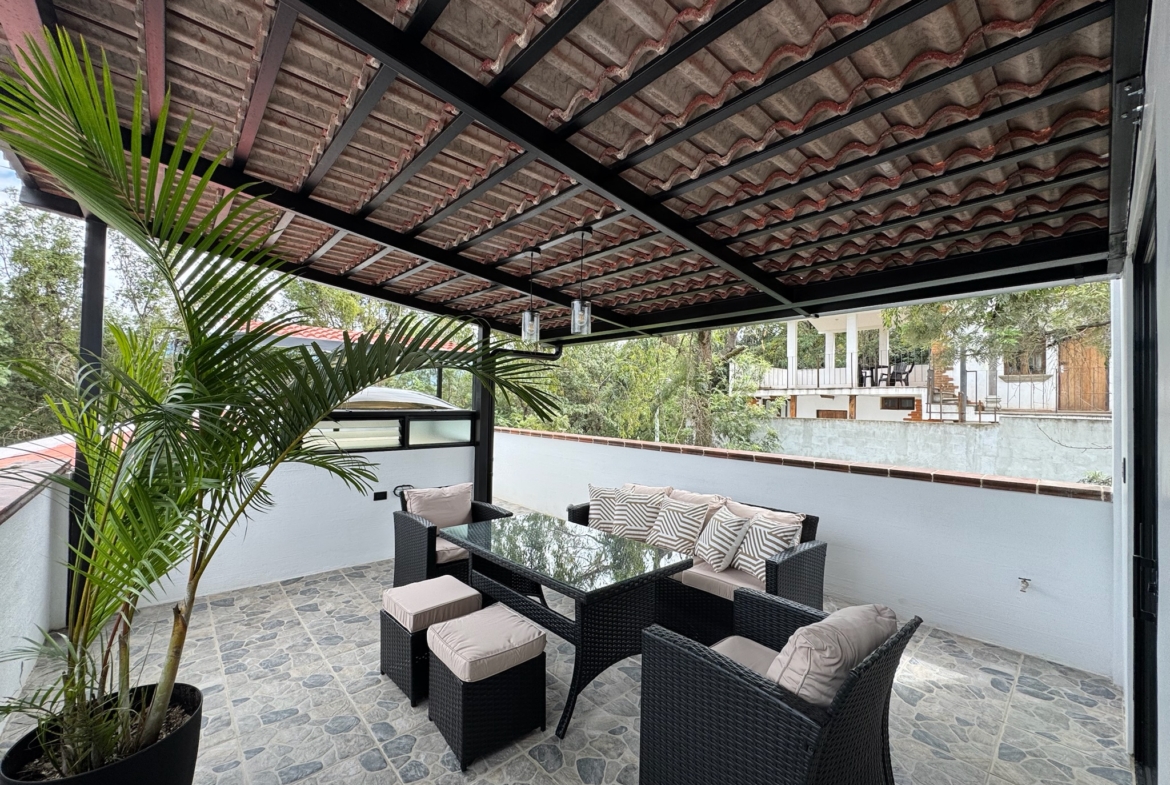 CASA EN VENTA EN ANTIGUA GUATEMALA