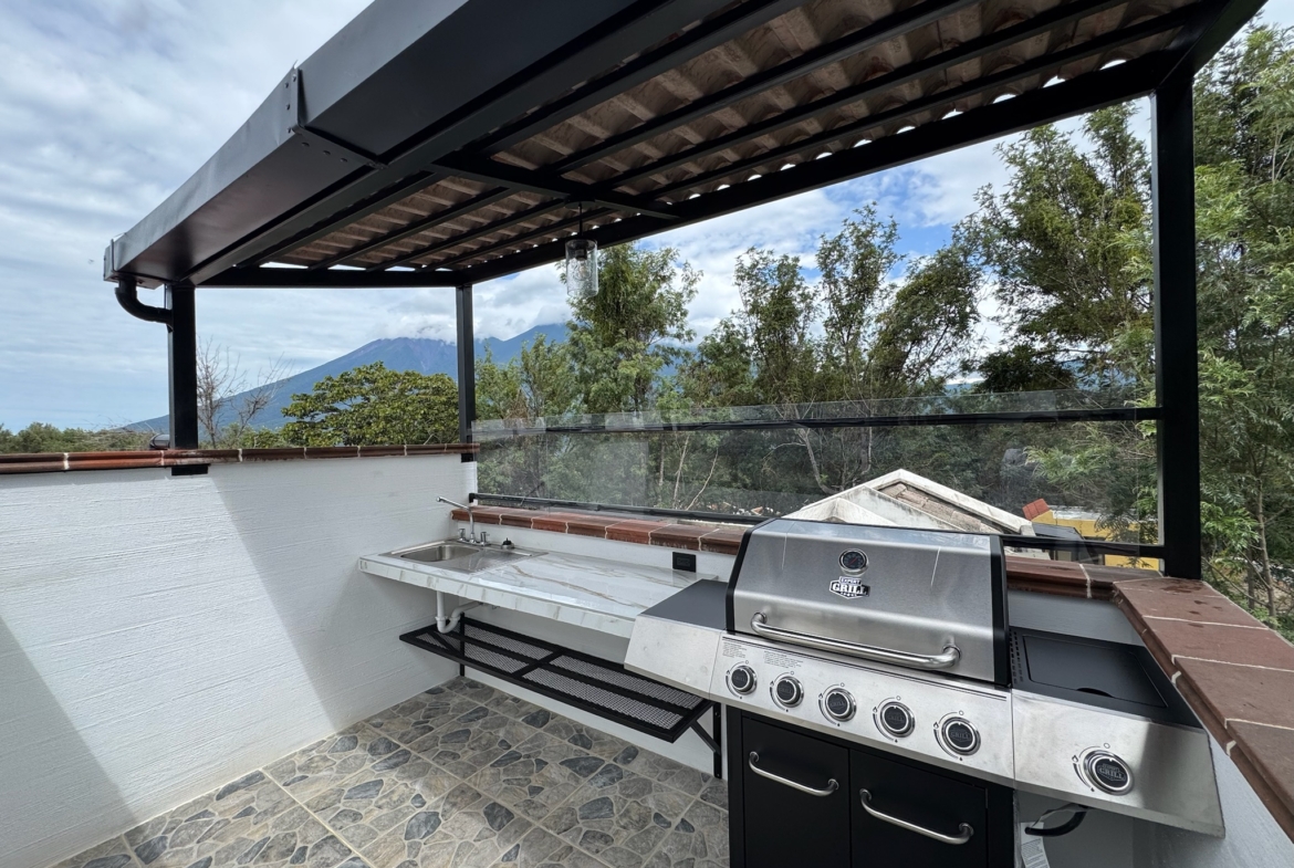CASA EN VENTA EN ANTIGUA GUATEMALA