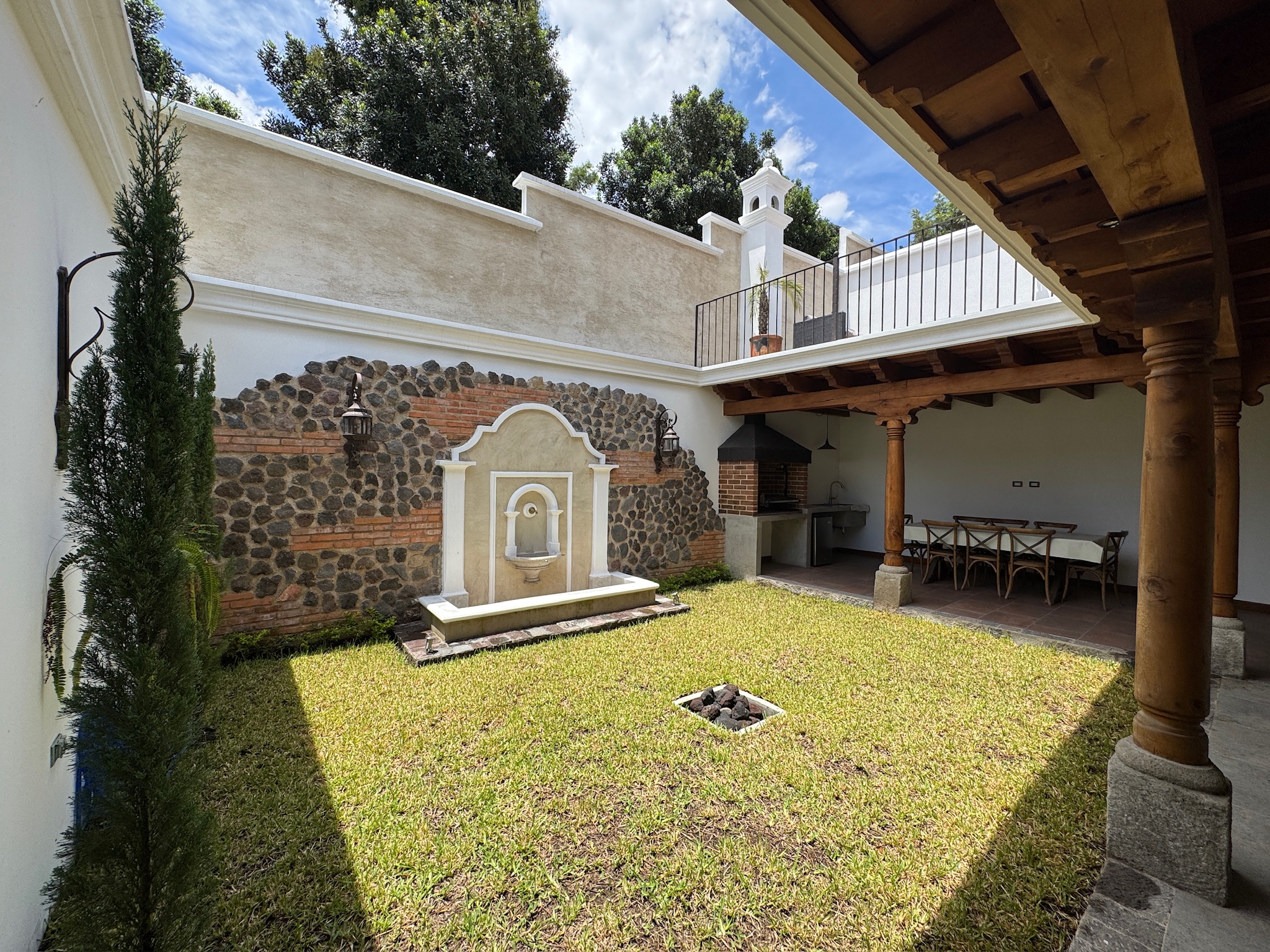 CASA AMUEBLADA EN ALQUILER EN ANTIGUA GUATEMALA