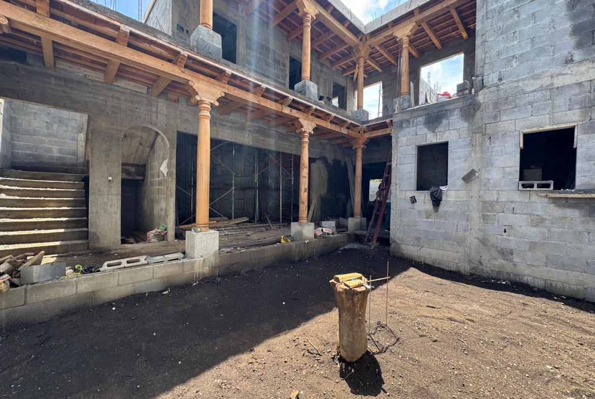 CASA EN CONSTRUCCIÓN EN VENTA EN ANTIGUA GUATEMALA
