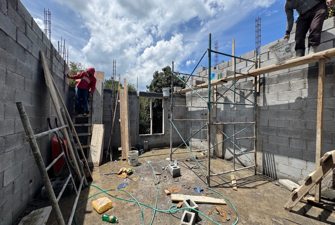 CASA EN CONSTRUCCIÓN EN VENTA EN ANTIGUA GUATEMALA
